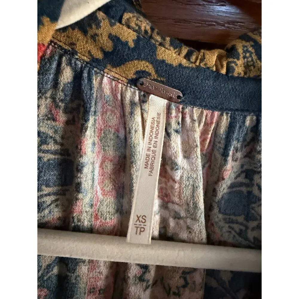 Free People Boho Print Blouse Women's XS Bell Sleeve Tie Neck Peasant Top
